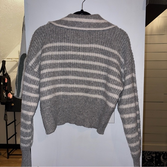 Pink Rose Light Gray Cowl Neck Sweater - Picture 3 of 3